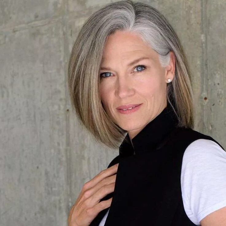 Красивые стрижки седые волосы фото Gorgeous Shades of Gray Hair That'll Make You Rethink Those Root Touch-Ups Gray 