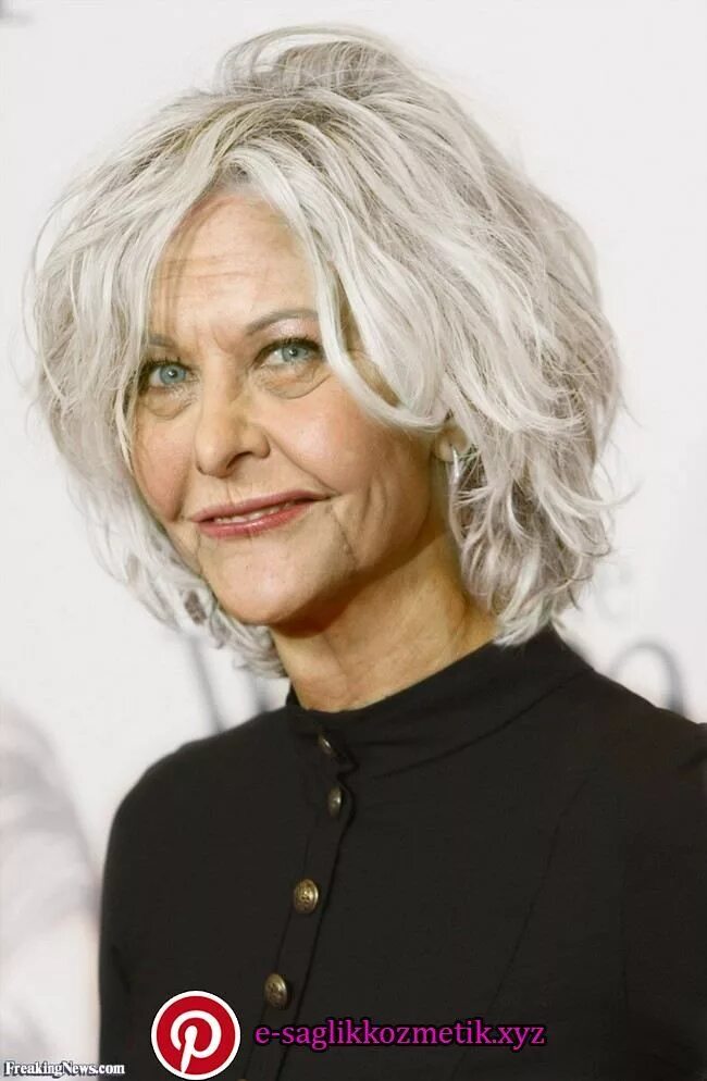 Красивые стрижки седые волосы фото Meg Ryan Meg Ryan Short hair styles, Hair styles, Short hair with layers