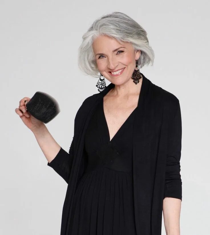 Красивые стрижки седые волосы фото Pin by susan chapman on Minimalism in 2023 Gorgeous gray hair, Nice short haircu