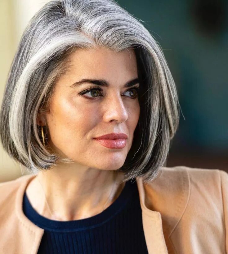Красивые стрижки седые волосы фото 15 Sassy Hairstyles Featuring Mandy Moore Short Hair in 2020 Silver white hair, 