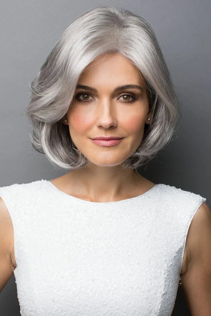 Красивые стрижки седые волосы фото Rene of Paris Wigs - Amal #2371 Cortes de cabelo médio, Cabelo grisalho feminino
