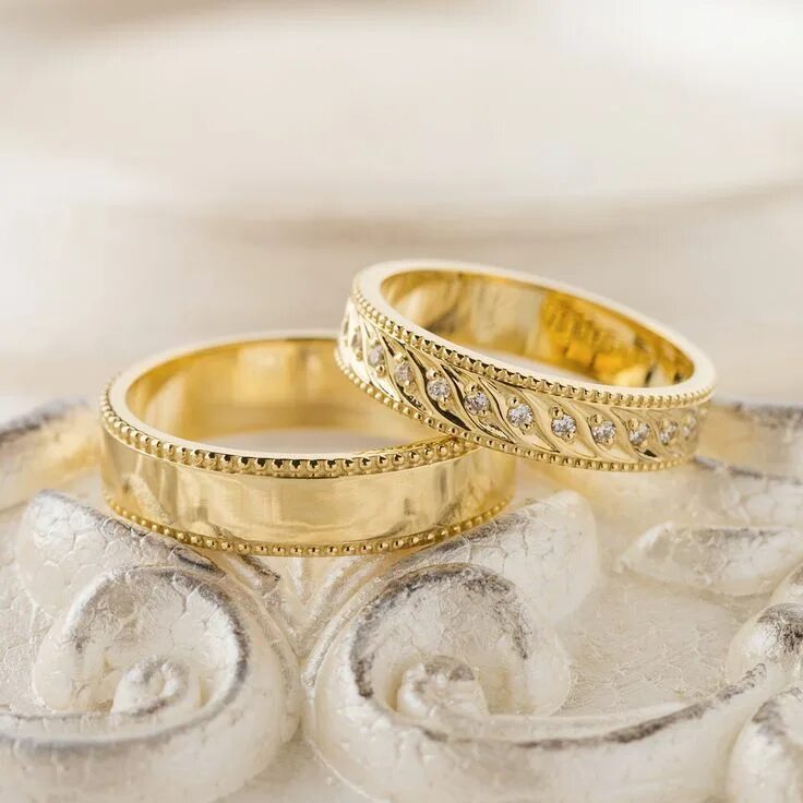 Красивые свадебные кольца фото Gold Wedding Bands With Milgrain Details and Diamonds. Wedding Rings Set. Solid 