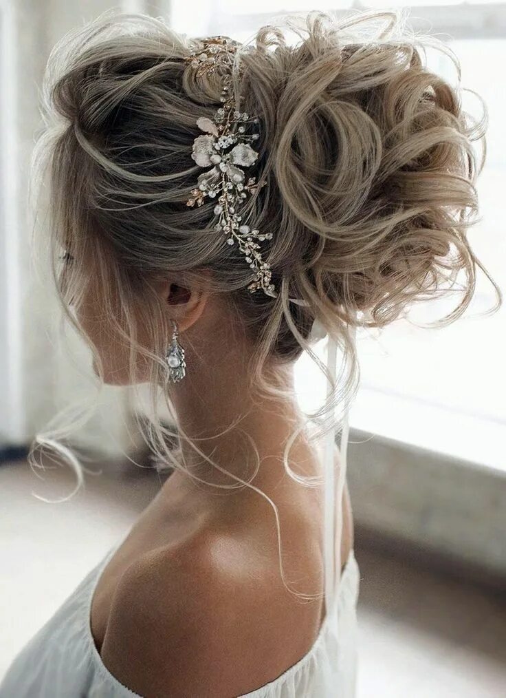 Красивые свадебные прически на длинные 10 Charming Bridesmaid Hairstyles Ideas You Can Try Wedding hairstyles, Bride ha