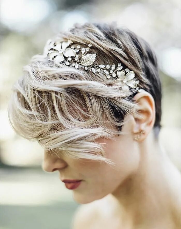 Красивые свадебные прически на короткие волосы Coiffure de mariage pour cheveux courts : dites "Oui" à ses styles capillaires q