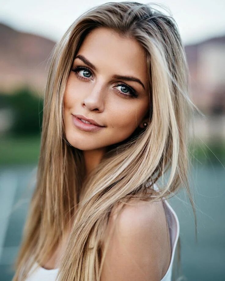 Красивые светло русые волосы фото Marina Laswick (@marooshk) Photo by © Trung Nguyen (@trungywin) Brown blonde hai
