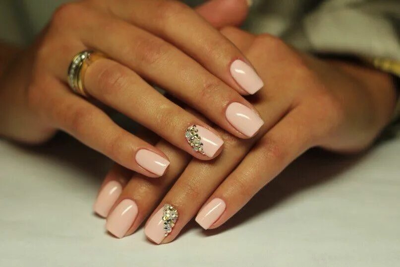 Красивые светлые ногти фото Маникюр № 1526 - Дизайн, фото и описание образца Wedding nails glitter, Bride na