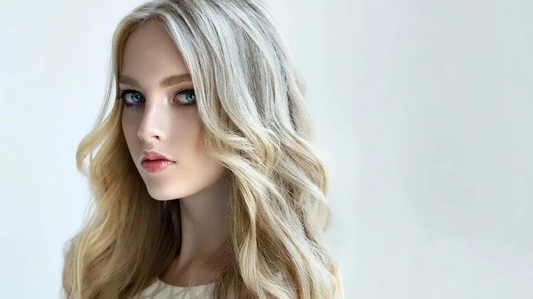Красивые светлые волосы фото Jak zrobić fale prostownicą? To banalnie proste - Uroda Hair styles, Hair, Beaut