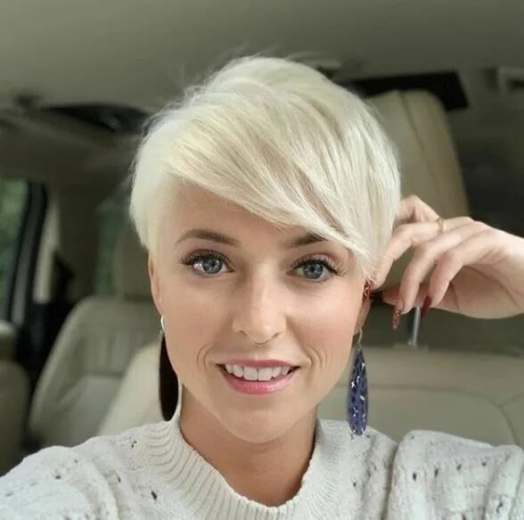 Красивые светлые волосы короткие фото Pixie hajak Frizuraképek Short hair color, Cool short hairstyles, Prom hairstyle