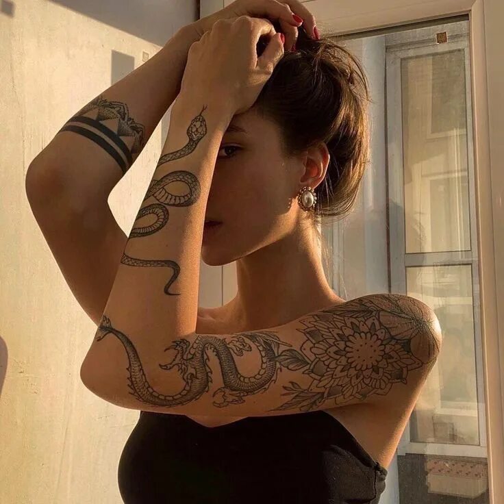 Красивые тату для девушек фото Pin von Sonyasweet auf Tattoo in 2020 Tattoo ideen klein, Oberarm tattoo frau ma
