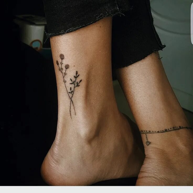Красивые тату на ногу девушке фото Pin en tattoos Tatuajes minimalistas, Tatuajes florales, Tatuaje de tobillo
