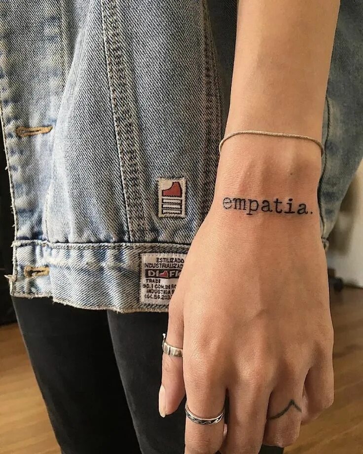 Красивые тату со смыслом фото Pin de Joana Cifuentes em tatto Projetos dedo tatuagem, Tatuagem de hippie, Tatu
