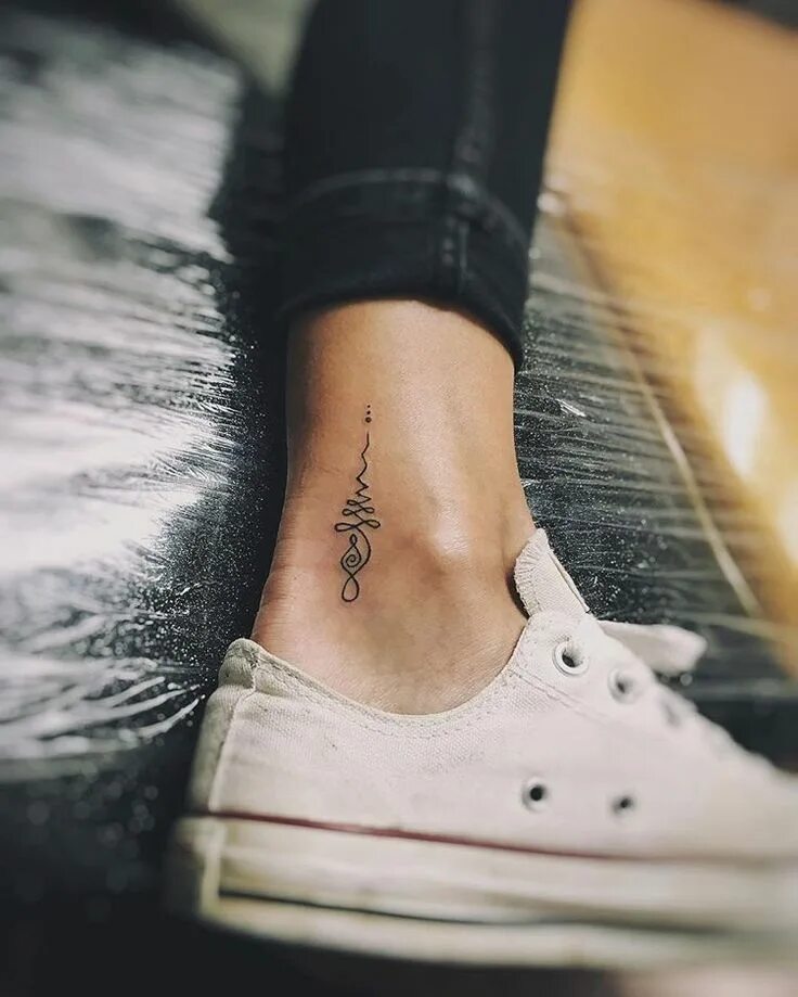 Красивые тату со смыслом фото Pin by Cynthia Rodriguez on Tatts Unalome tattoo, Small tattoos, Love symbol tat