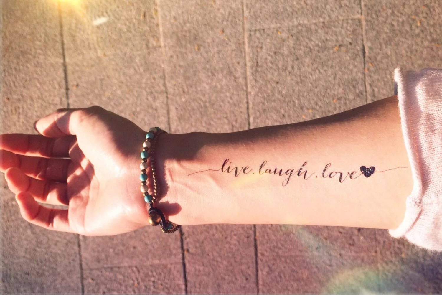 Красивые тату со смыслом фото Word tattoos, Laugh tattoo, Tattoos for guys