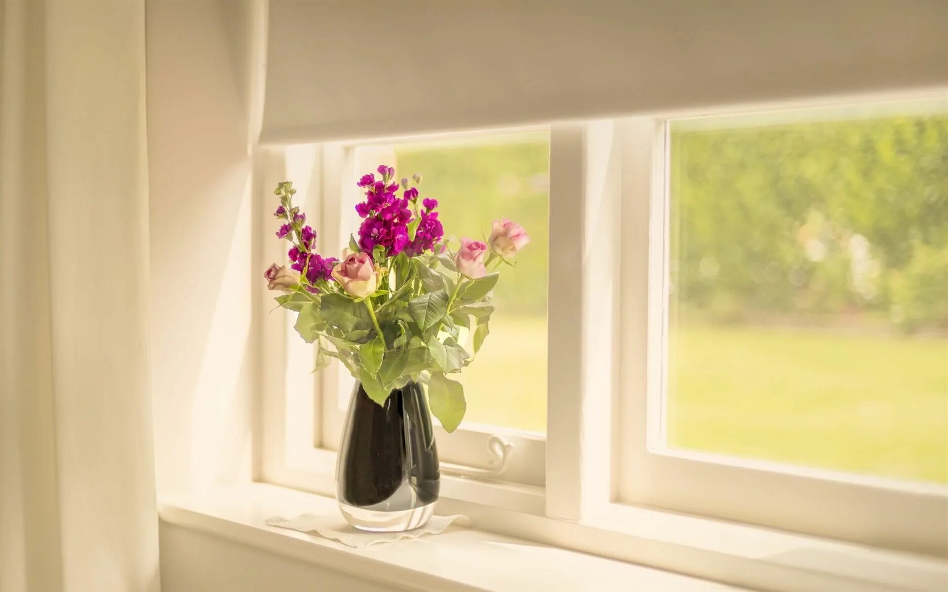 Красивые цветы на окне фото Pin by Aysun on Pencere Vintage floral wallpapers, Amazing flowers, Window box f