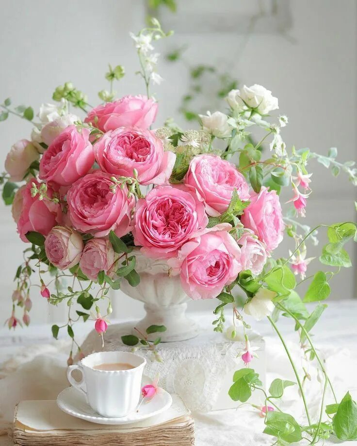 Красивые цветы женщине доброго утра красивые фото Raindrops and Roses: Photo Rose flower arrangements, Flower vase arrangements, F