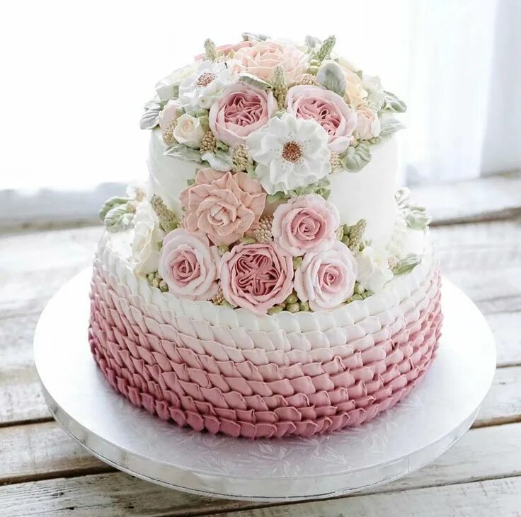 Красивые торты из крема фото Artist From Jakarta Creates Stunning Treats in Her Cute Bakery Beautiful cakes, 