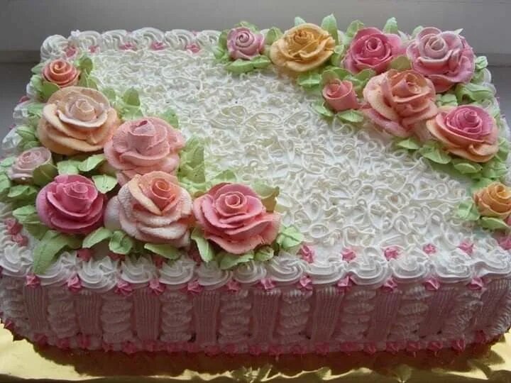 Красивые торты из крема фото Pin de Jacqueline Alves em Gastronomia Bolo confeitado quadrado, Bolo de cupcake