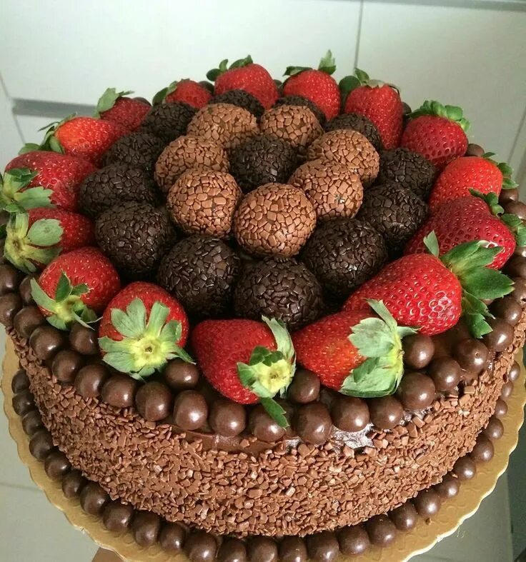 Красивые торты в домашних условиях фото Brigadeiro Cake Sobremesas de bolo, Bolos divertidos, Bolos temáticos