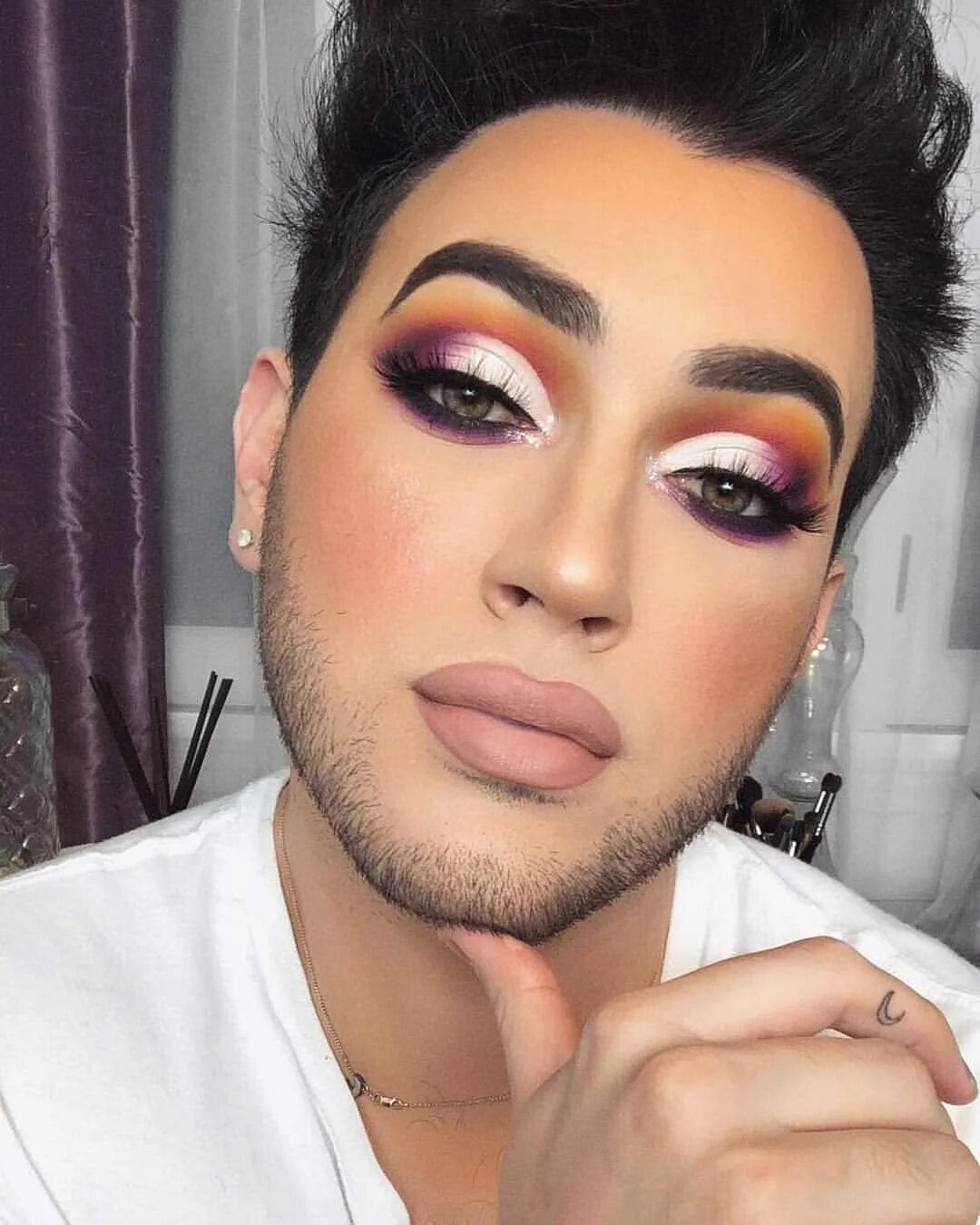 Красивые транс мальчики в макияже Pinterest @18Redhead Makeup eyeshadow palette, Dramatic makeup, Makeup