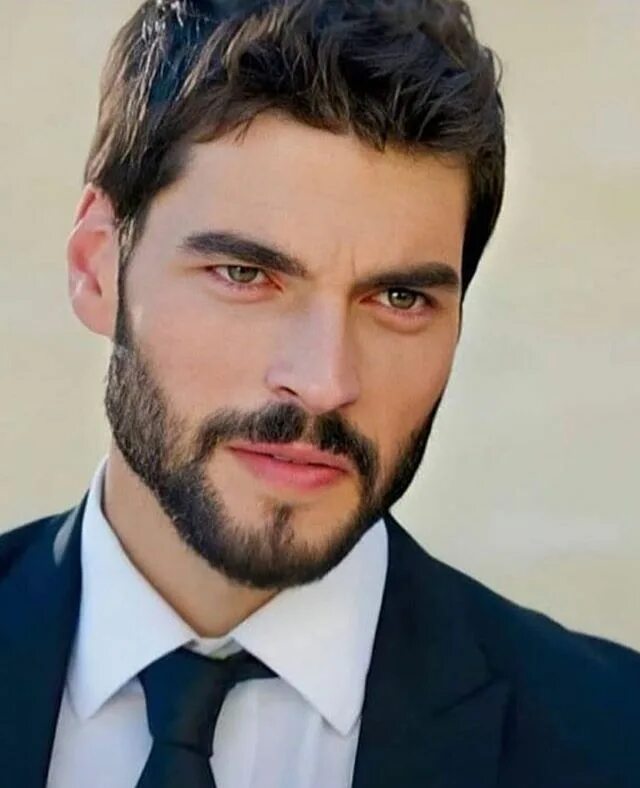Красивые турецкие актеры мужчины фото Pin by Сапарчашка on Ветренный Actors, Cute actors, Turkish film