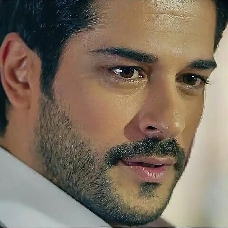 Красивые турецкие мужчины фото burak özçivit Dark haired men, Sexy actors, Interesting faces