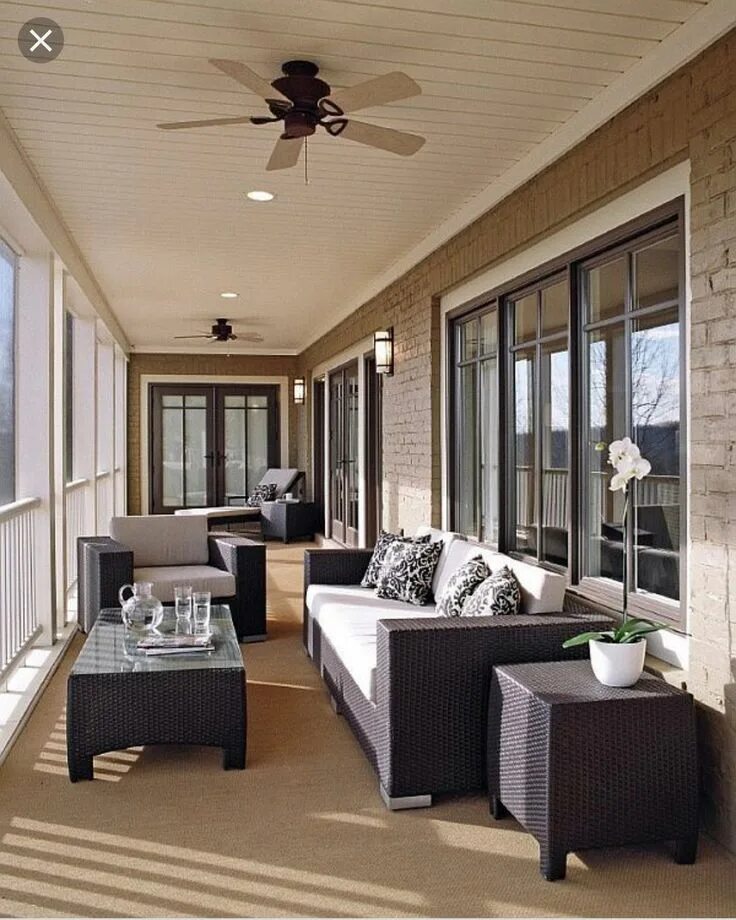 Красивые веранды в частных домах застекленные фото Pin on House remodeling interior ideas Sunroom designs, Patio furniture layout, 