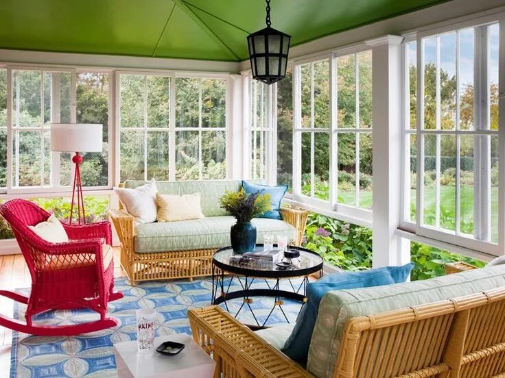 Красивые веранды в частных домах застекленные фото Best Patio Decorating Tips From Design Experts Sunroom decorating, Sunroom desig