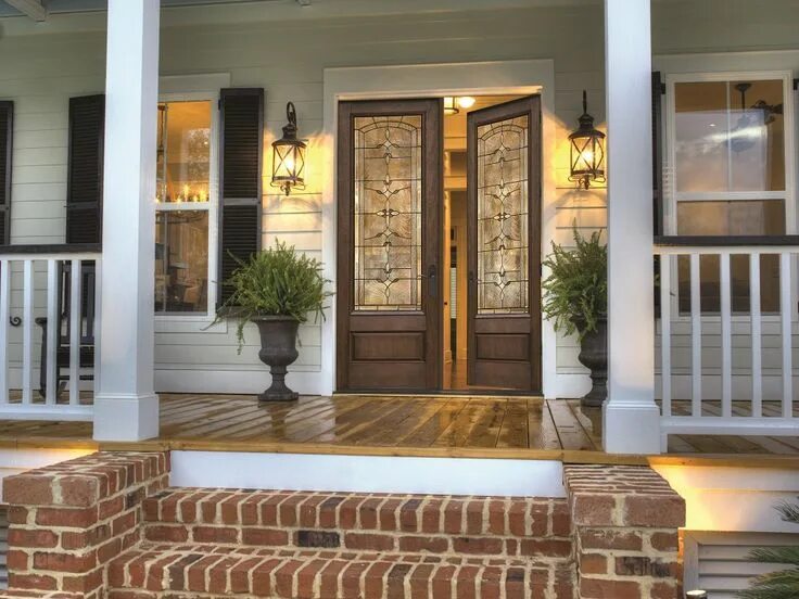 Красивые входные группы в частный дом фото Therma-Tru Classic-Craft Mahogany Collection doors with Bella decorative glass. 
