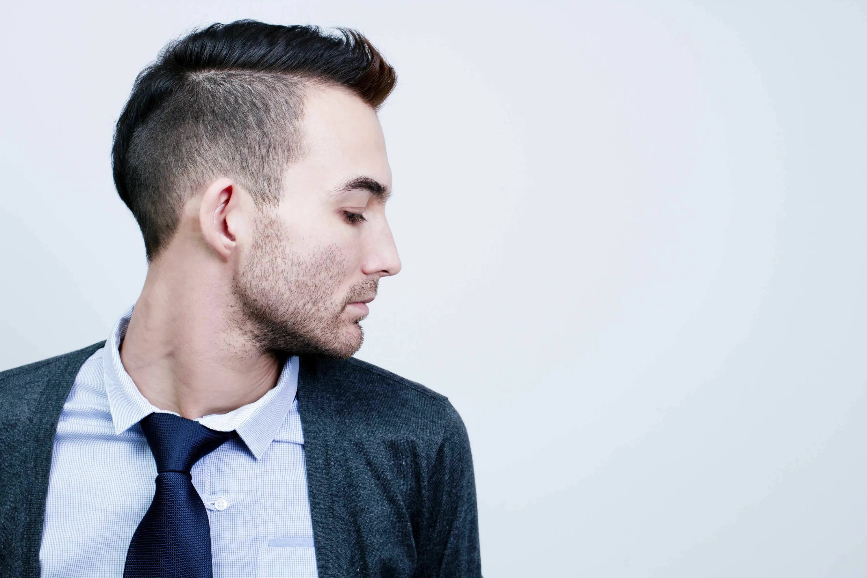 Красивые виски прически 78 Best Undercut Hairstyles for Men in 2020 Mens hairstyles undercut, Mens hairs