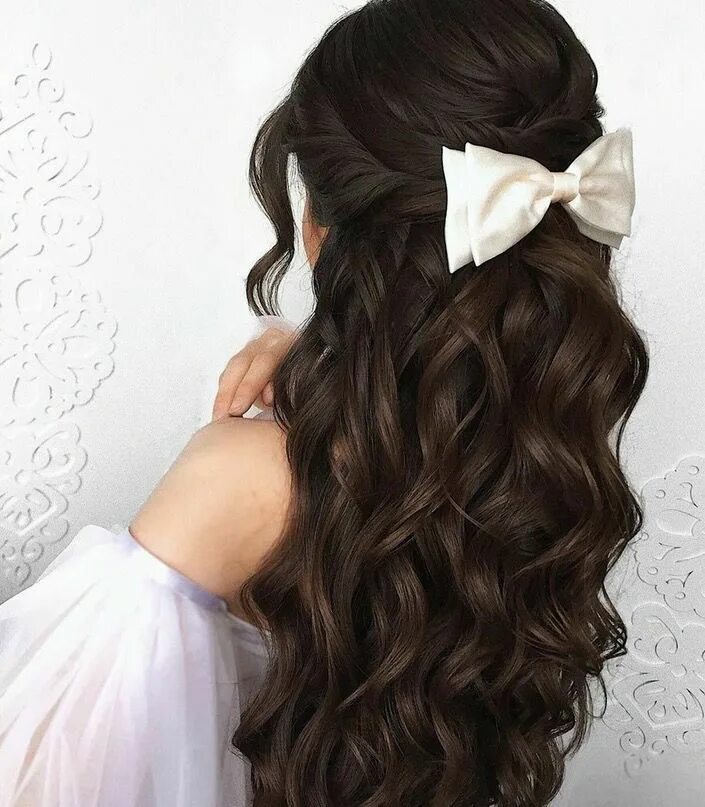 Красивые волосы на выпускной прически Pin de Timka en Hair en 2023 Trenza con ondas, Peinados, Peinados con cabello pl