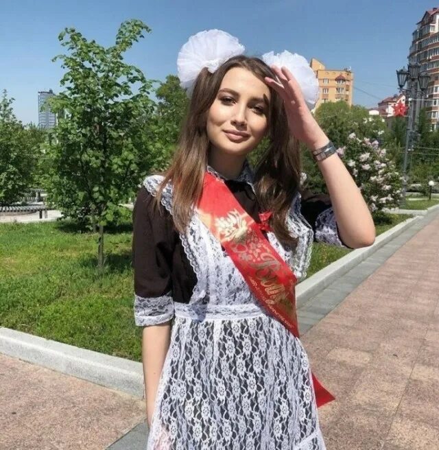 Красивые выпускницы г симферополь видео и фото Выпускницы - ЯПлакалъ