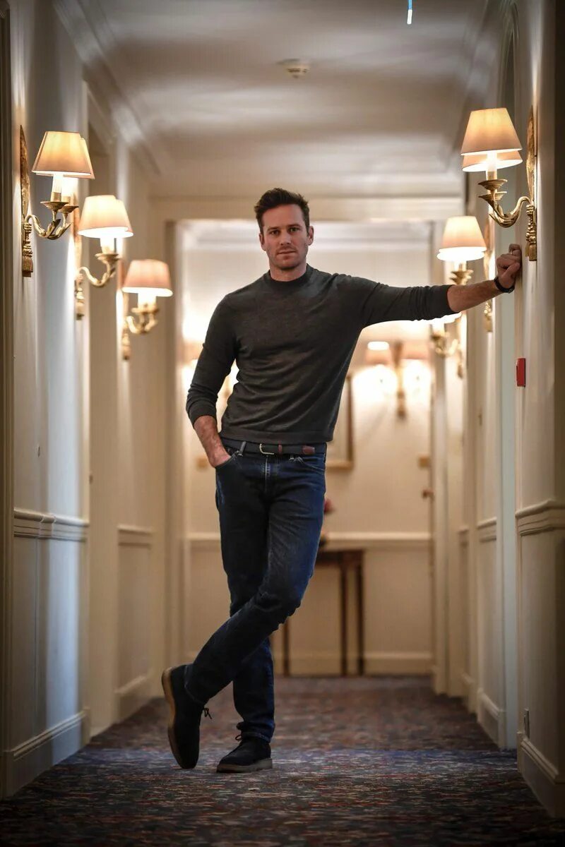 Красивые высокие мужчины фото Armie Hammer Handsome men quotes, Armie hammer, Mens outfits