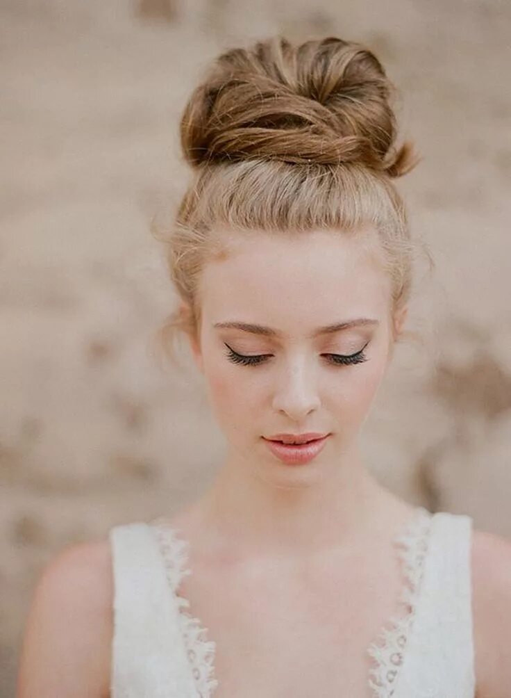 Красивые высокие прически на средние What Tabitha Did... The Week of Wedding Wedding hairstyles, Hair inspiration, Br