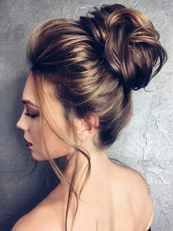 Красивые высокие прически на средние Half-updo, Braids, Chongos Updo Wedding Hairstyles Penteado para madrinha de cas