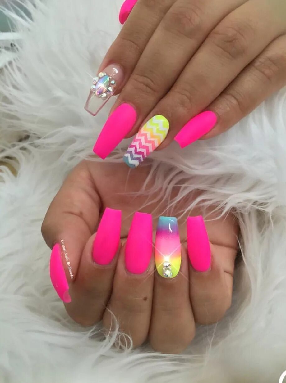 Красивые яркие ногти фото How to Make an Interesting Art Piece Using Tree Branches eHow Gel nails, Nails, 