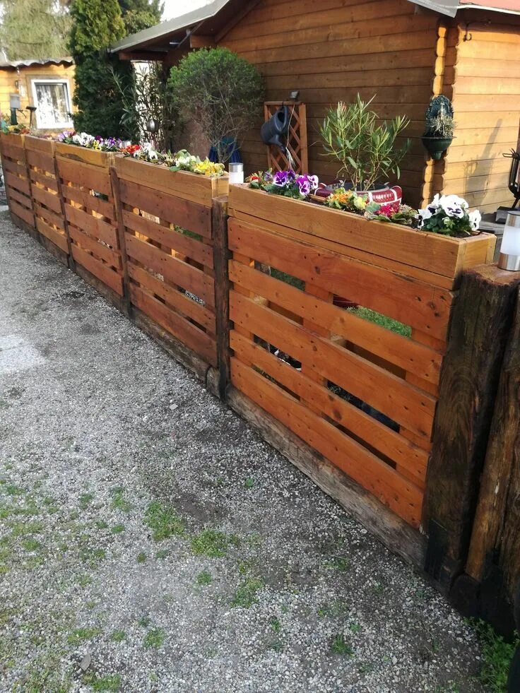 Красивые заборы своими руками фото Palettenzaun Diy garden fence, Pallet fence diy, Pallet fence