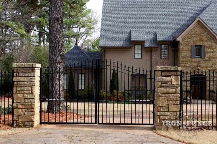 Красивые загородные заборы фото Estate Gates, Driveway Gates, Double Iron Gates Wrought iron fences, Wrought iro