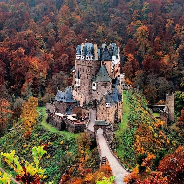 Красивые замки мира фото Эльц,Германия Germany castles, Beautiful castles, Beautiful places to visit