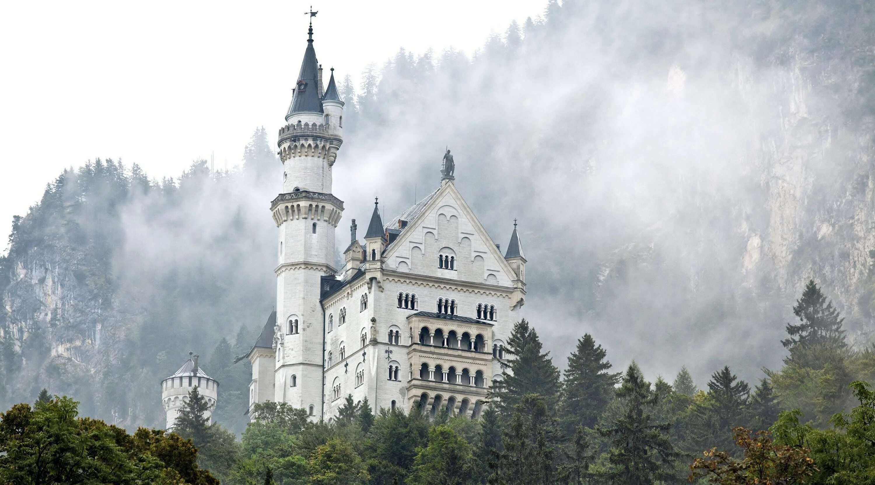 Красивые замки мира фото 3840x2130 neuschwanstein castle 4k new pic Neuschwanstein castle, Castle, High r