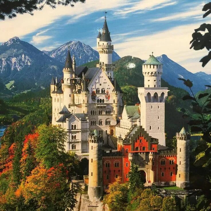 Красивые замки мира фото Neuschwanstein Castle...the castle that Walt Disney patterned Cinderella's castl
