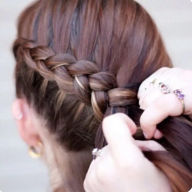 Красивые заплетенные прически видео Dutch braid Katniss everdeen hair, Braided hairstyles tutorials, Braided hairsty