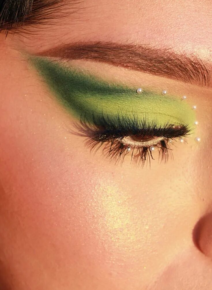 Красивые зеленые макияжи Pin by lj on makeup :) Eyeshadow makeup, Makeup looks, Makeup eyeliner
