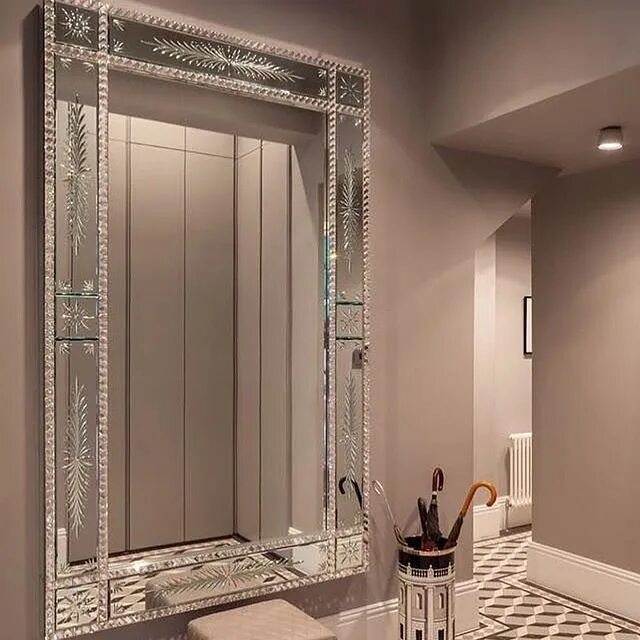 Красивые зеркала в прихожую фото ديكور أميره (@decor 33) * Instagram photos and videos Зеркала для гостиной, Отде
