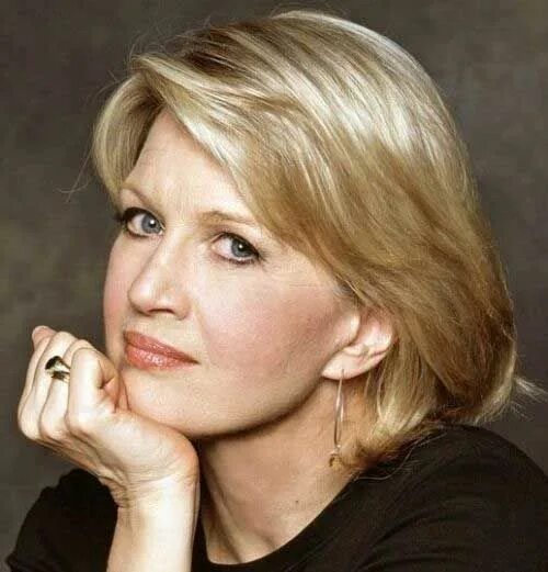 Красивые женщины 50 лет реальные фото 20 Bob Hairstyles for Older Ladies Bob-Hairstyle.Com Older women hairstyles, Wom