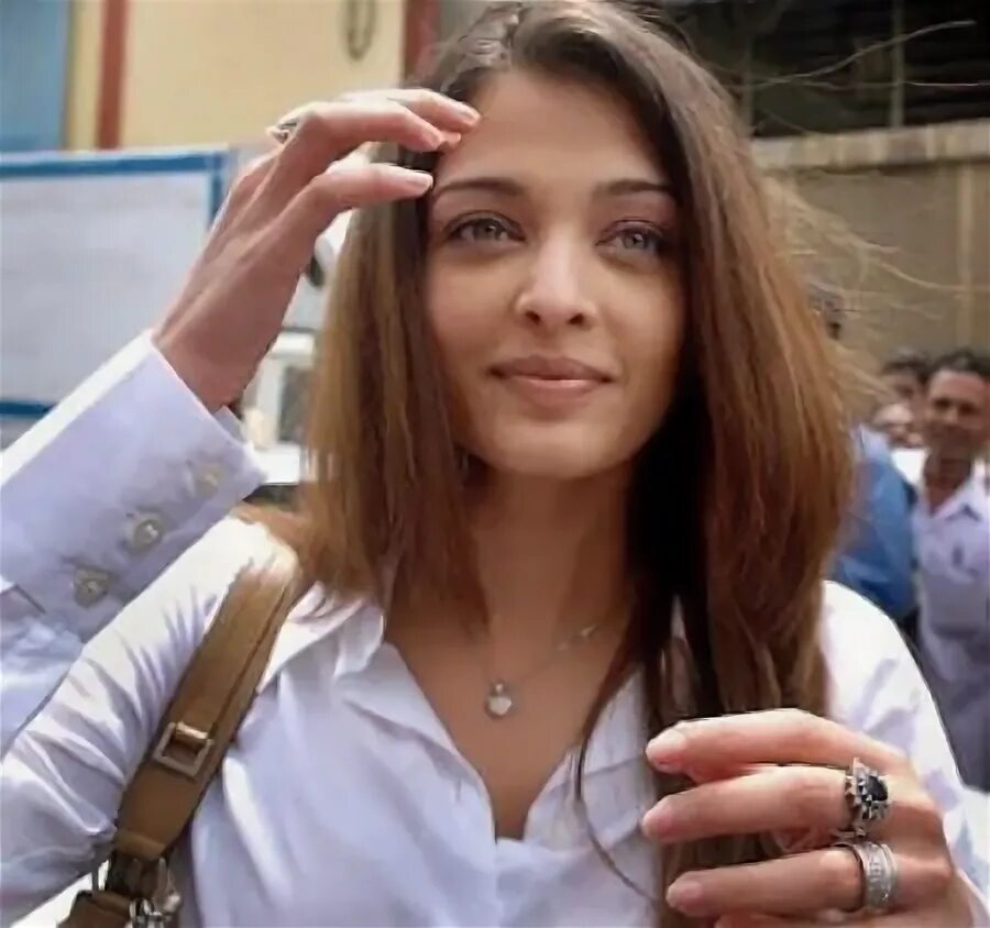 Красивые женщины мира без макияжа Pin on 10 PICTURES OF AISHWARYA RAI WITHOUT MAKEUP