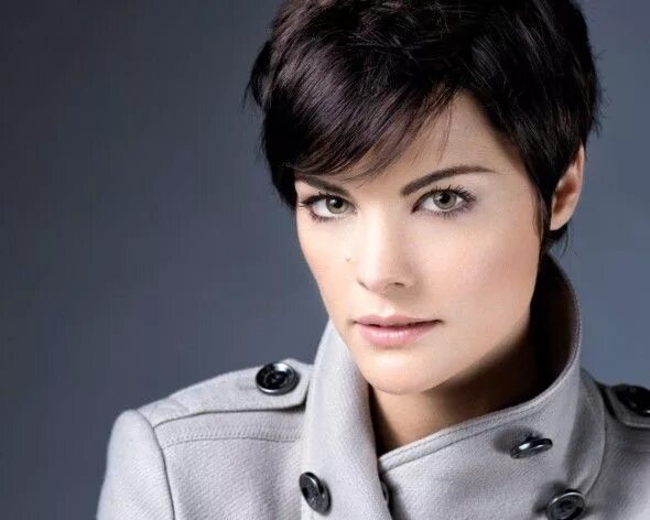 Красивые женщины с короткими волосами фото Okay Slow Down, Jaimie Alexander’s Potential Role In BATMAN VS SUPERMAN Might No