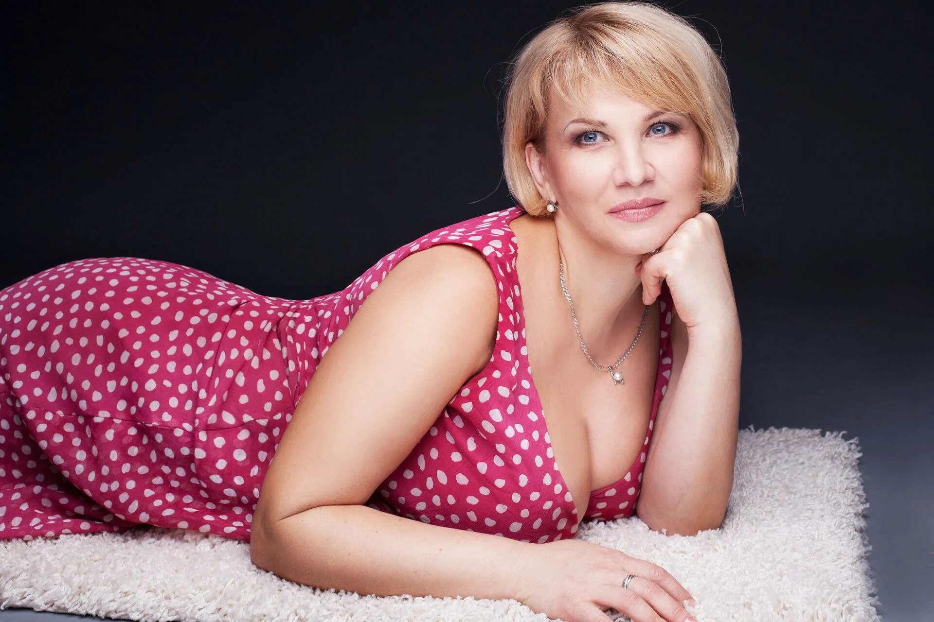 Красивые женщины среднего возраста фото Зрелый женщины 40 лет