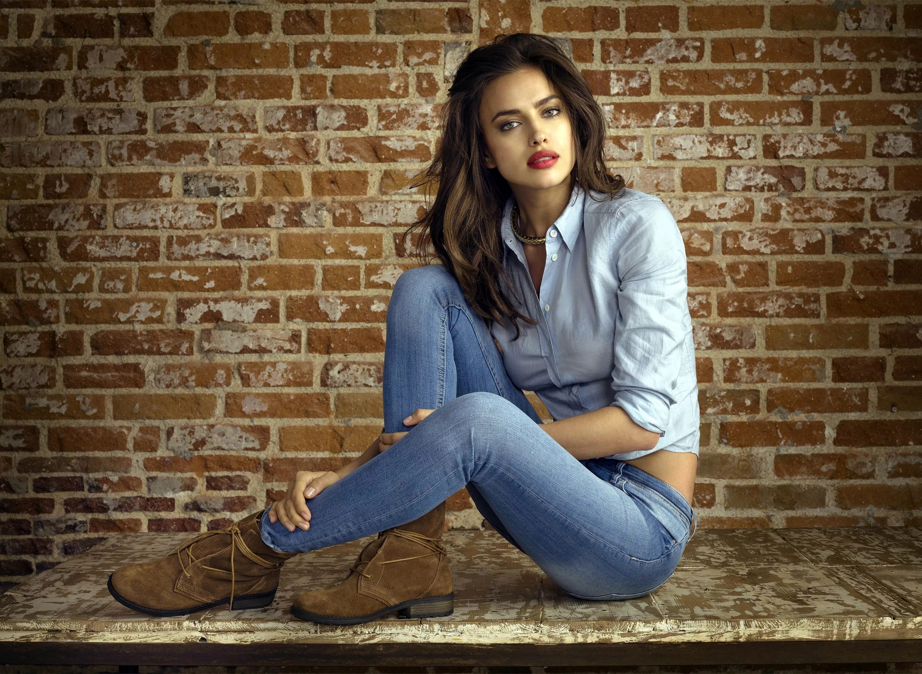 Красивые женщины в одежде фото Xti Footwear Campaign F/W 2013/14
