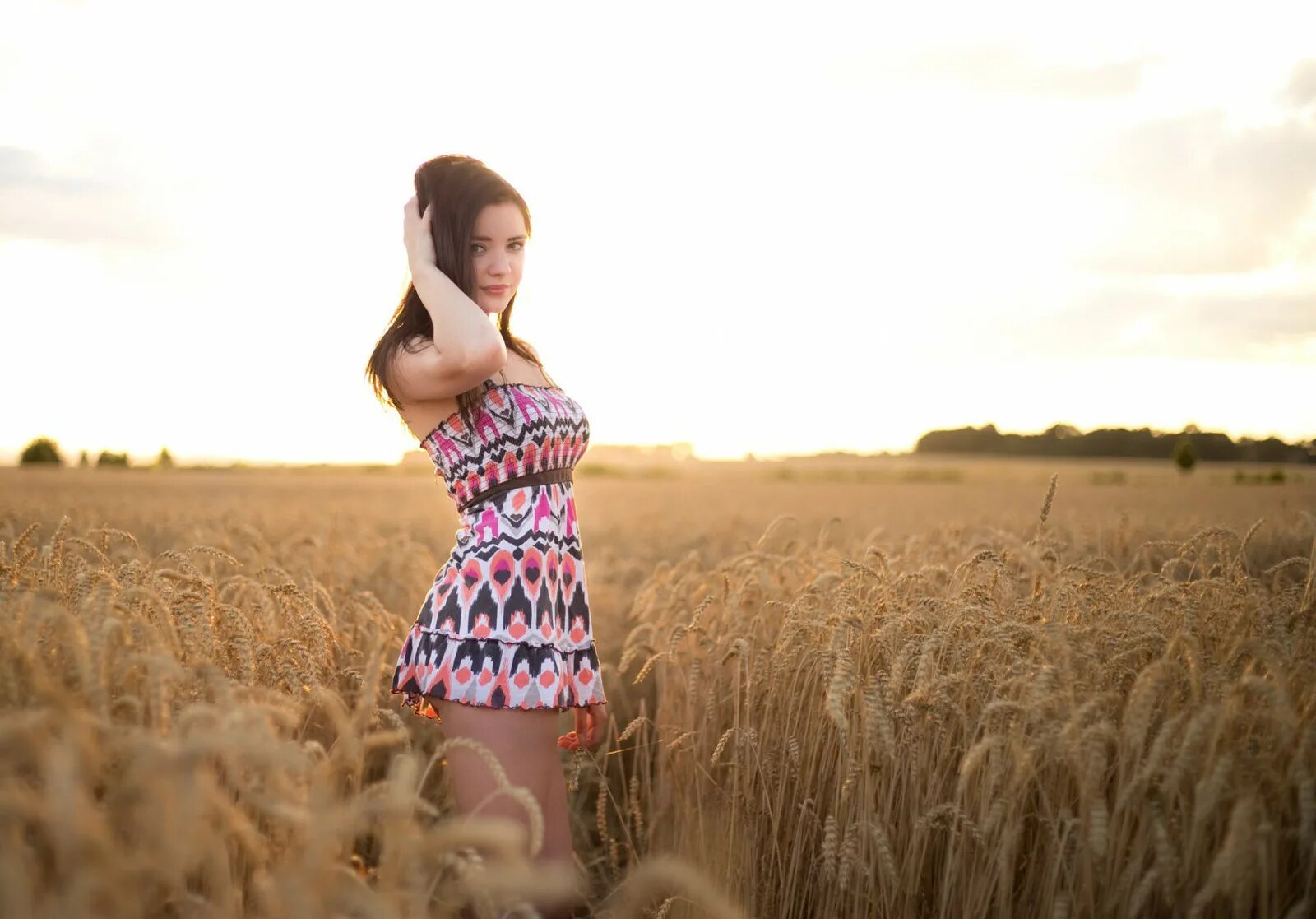 Красивые женщины в поле фото Wallpaper : people, women outdoors, model, field, dress, hands in hair, spring, 