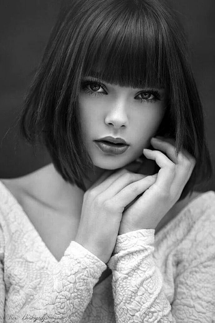 Красивые женские челки фото Pin by Forouzan Ameri on Black and White Photography Beauty girl, Beautiful girl
